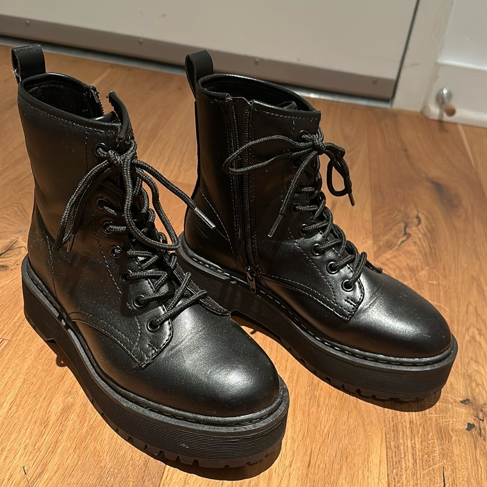 Gently worn and comfortable boots
